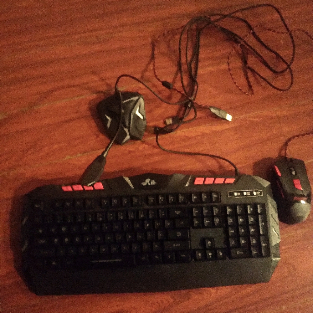 Red dragon gaming set